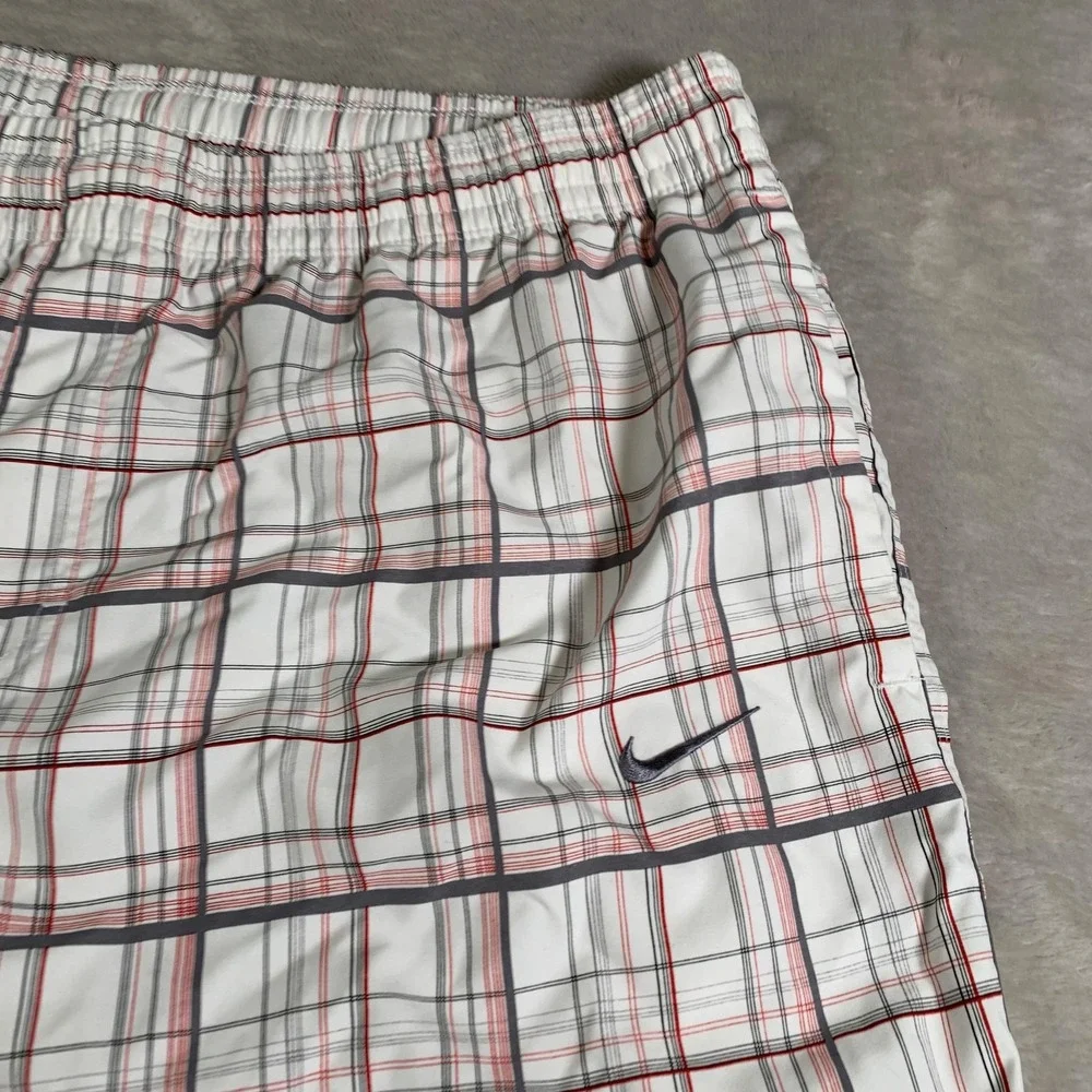 Nike Shorts Mens XL White Red Plaid Swim Trunks Mesh Lined Drawstring 397143-100
